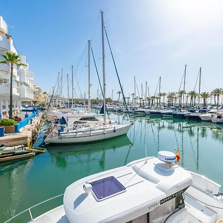 Апартаменты Atico Puerto Marina First Island With Sea Views And Rooftop Pool Бенальмадена